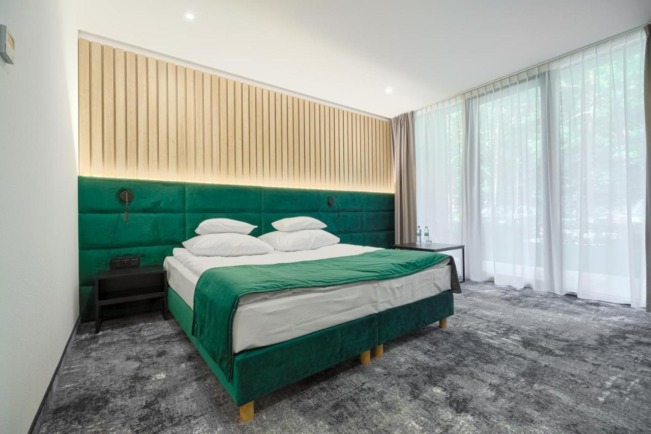 Szumy Park Hotel & Restaurant Susiec Bagian luar foto