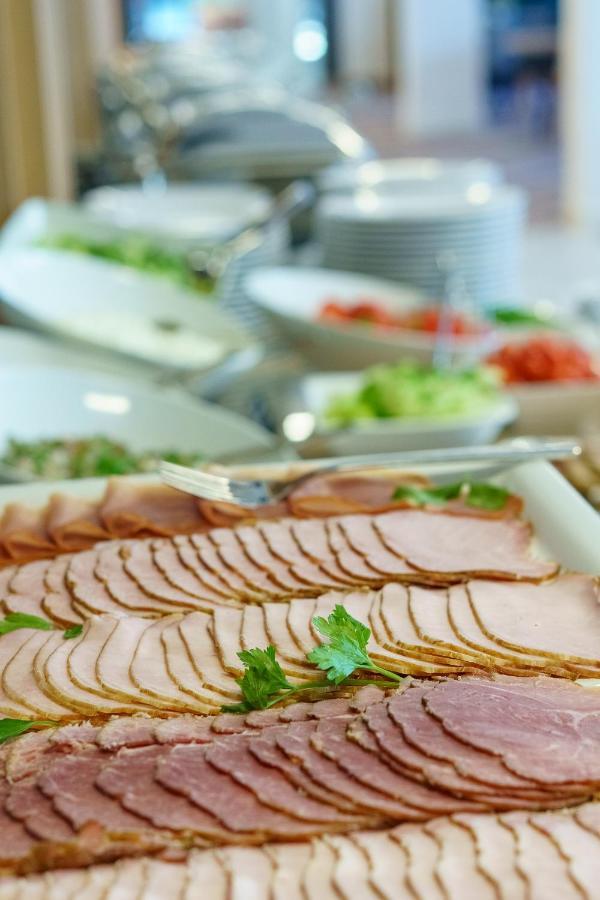 Szumy Park Hotel & Restaurant Susiec Bagian luar foto